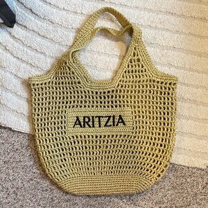 ARITZIA // RAFFIA WOVEN BEACH BAG